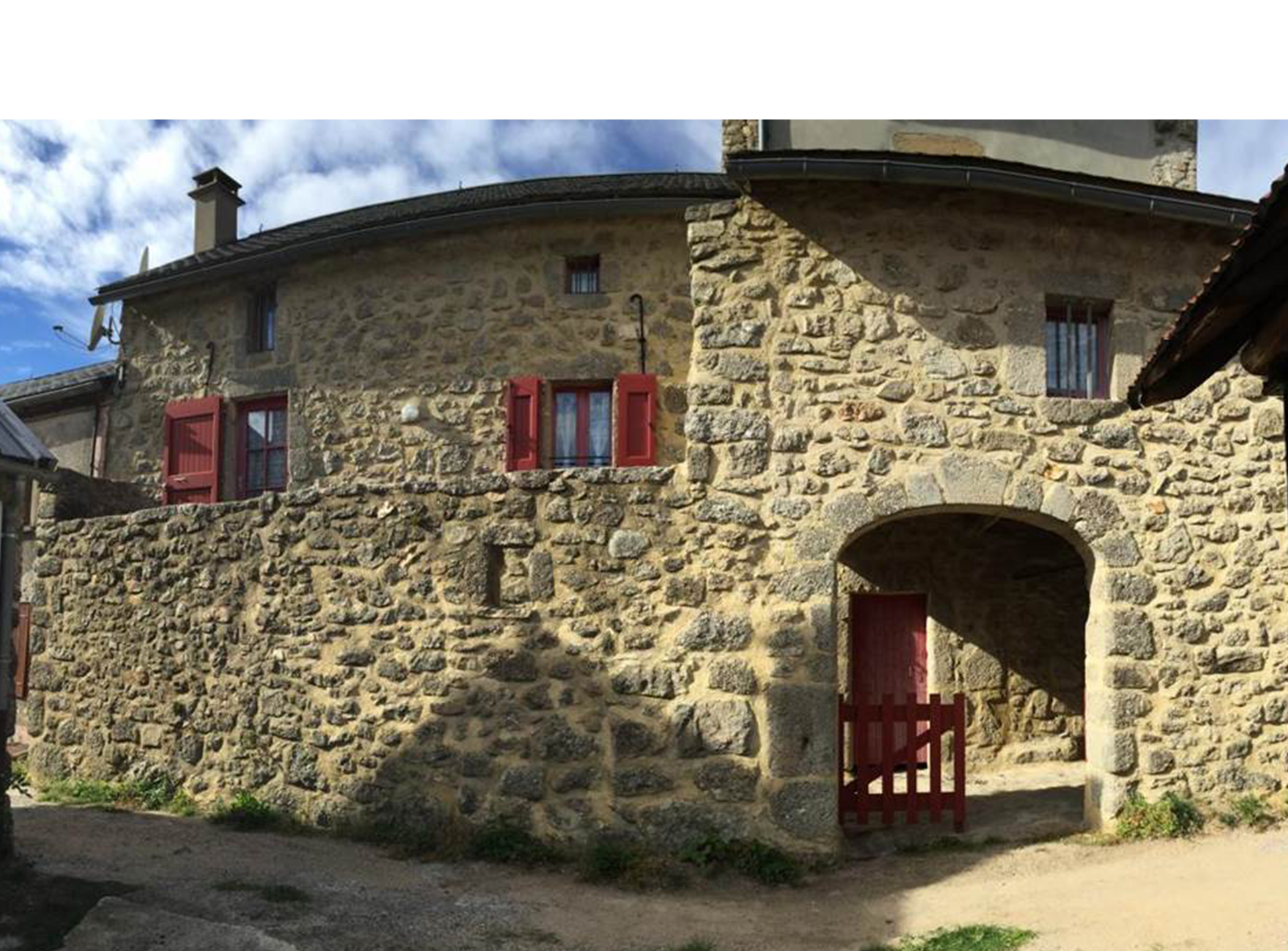 Gîte communal Rocher du Cade La Rouviere_Dourbies