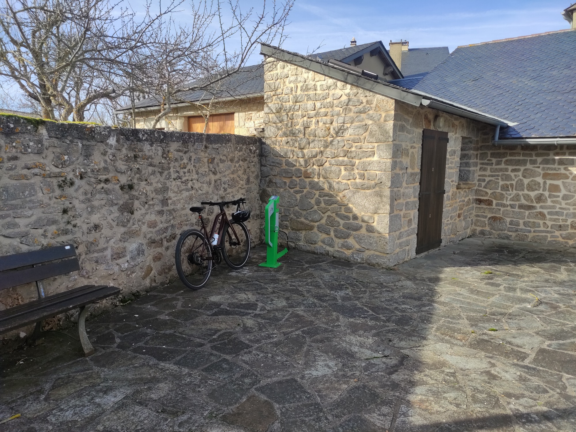 Borne de recharge de vélo électrique de Revens_Revens