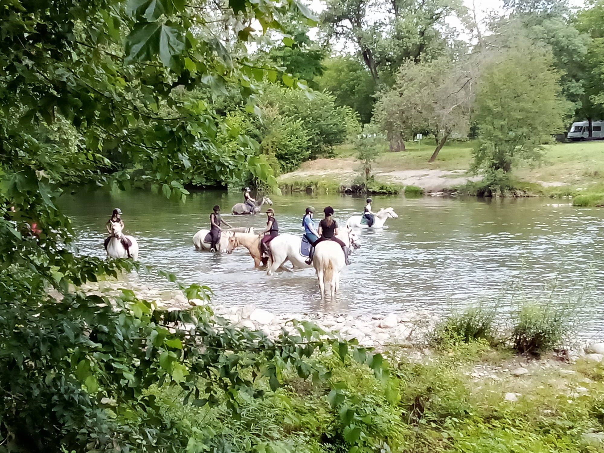 au Fesquet, baignade dans l'Hérault