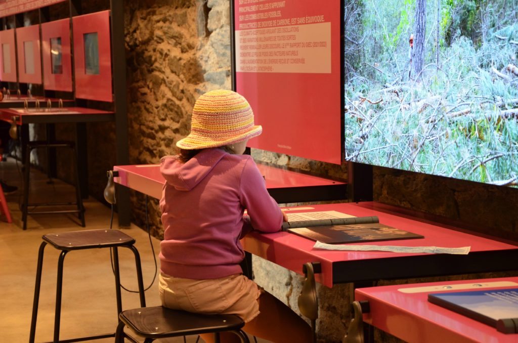 Fillette au Climatographe, Observatoire du Mont aigoual