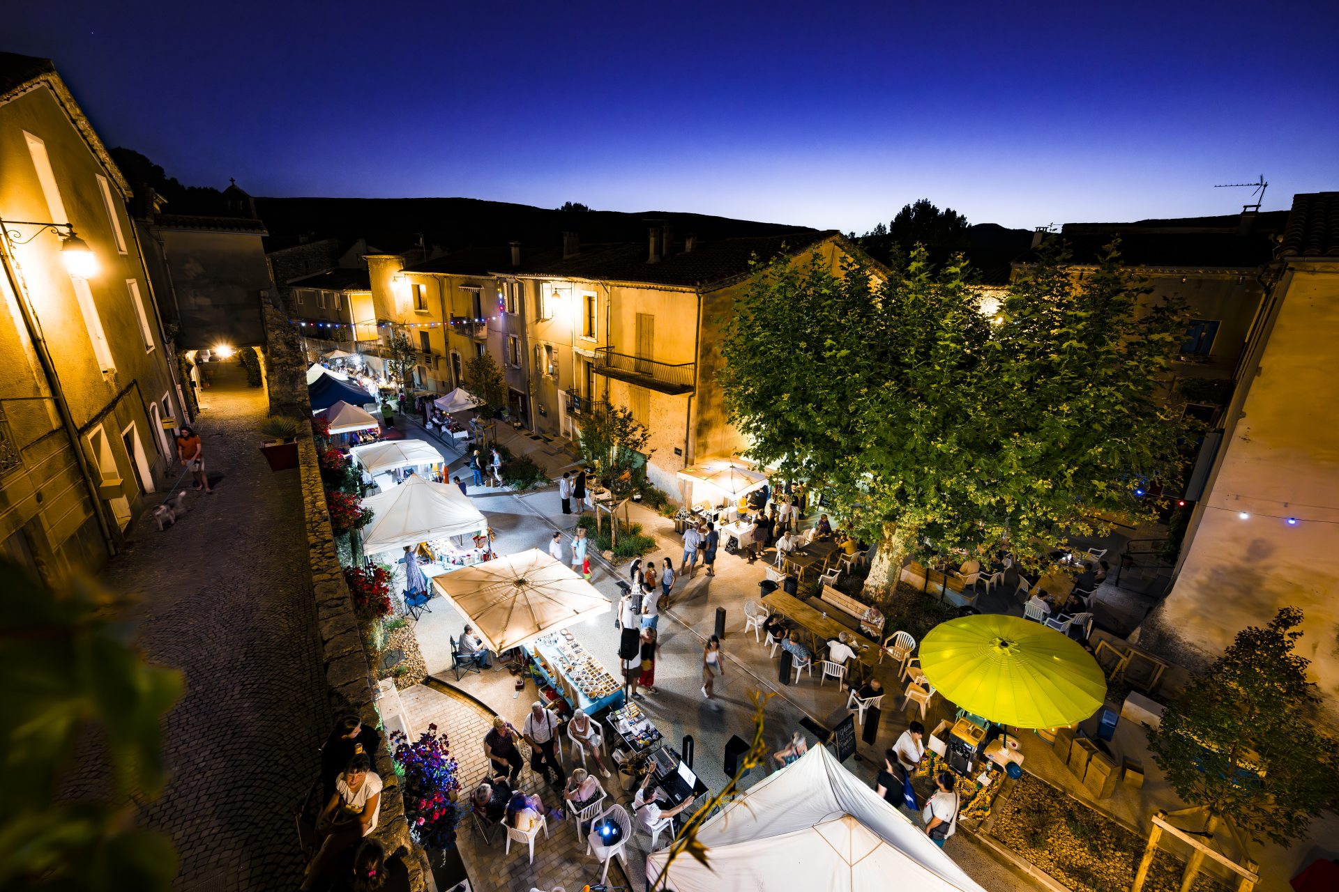 Marché nocturne Laroque